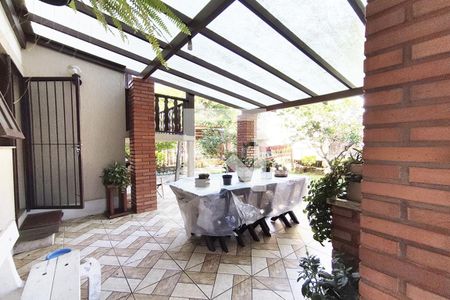 Casa de condomínio à venda com 185m², 6 quartos e 3 vagas Casa de condomínio à venda com 185m², 6 quartos e 3 vagasÁrea externa