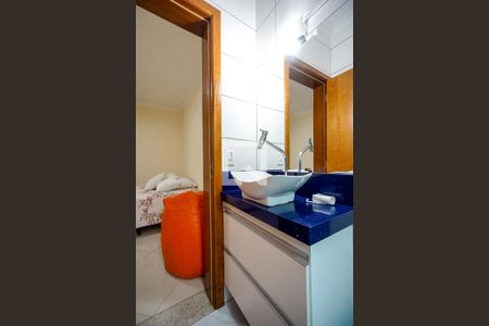 Casa à venda com 280m², 4 quartos e 4 vagasBanheiro da suíte 02