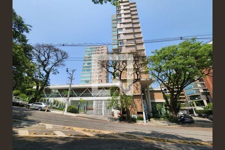 Apartamento à venda com 227m², 2 quartos e 4 vagas Apartamento à venda com 227m², 2 quartos e 4 vagasFachada