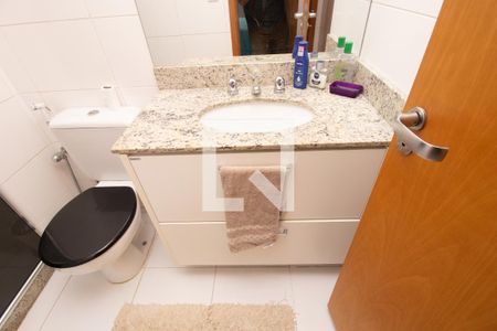 Apartamento para alugar com 67m², 2 quartos e 1 vaga Apartamento para alugar com 67m², 2 quartos e 1 vagaBanheiro social