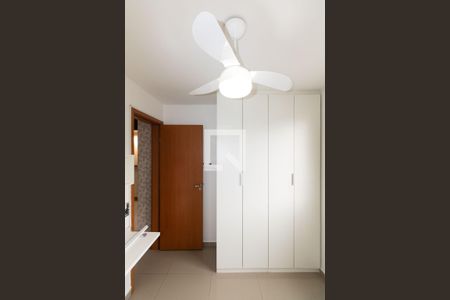Quarto 1 de apartamento para alugar com 2 quartos, 47m² em Campo Grande, Rio de Janeiro