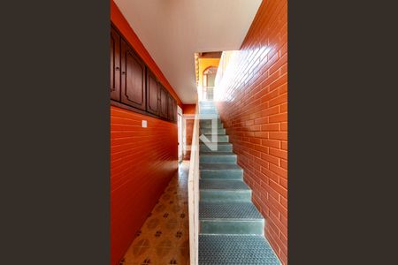 Apartamento à venda com 295m², 4 quartos e 4 vagas Apartamento à venda com 295m², 4 quartos e 4 vagasEscada