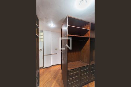 Casa à venda com 340m², 4 quartos e 3 vagasCloset Suíte