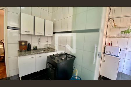 Cozinha de apartamento à venda com 2 quartos, 80m² em Jardim America, Belo Horizonte