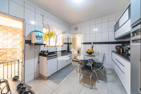 Casa à venda com 133m², 3 quartos e 1 vaga Casa à venda com 133m², 3 quartos e 1 vagaCozinha