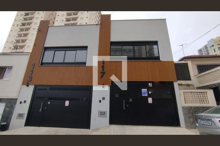 Casa à venda com 174m², 3 quartos e 3 vagas Casa à venda com 174m², 3 quartos e 3 vagasFachada