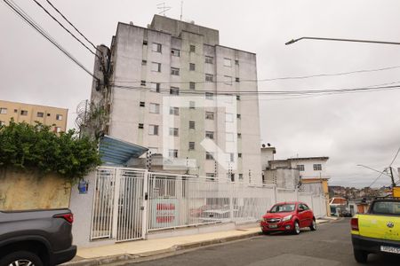Apartamento à venda com 58m², 2 quartos e 1 vagaFachada - Placa instalada no muro do condomínio