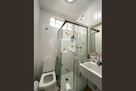 Casa à venda com 234m², 4 quartos e 2 vagas Casa à venda com 234m², 4 quartos e 2 vagasBanheiro  2