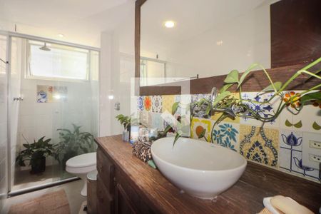 Apartamento à venda com 200m², 4 quartos e 1 vaga Apartamento à venda com 200m², 4 quartos e 1 vagaBanheiro Social