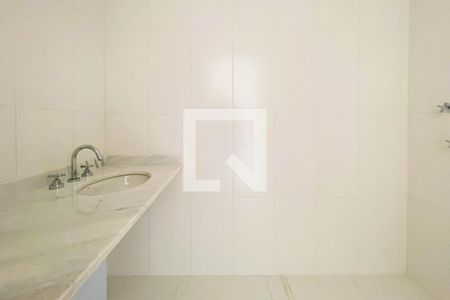 Studio à venda com 28m², 1 quarto e sem vaga Studio à venda com 28m², 1 quarto e sem vagaBanheiro