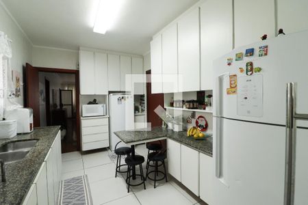 Apartamento à venda com 125m², 3 quartos e 3 vagas Apartamento à venda com 125m², 3 quartos e 3 vagasCozinha
