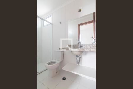 Apartamento à venda com 62m², 2 quartos e 2 vagas Apartamento à venda com 62m², 2 quartos e 2 vagasBanheiro da Suite