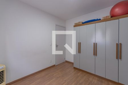 Quarto  de apartamento para alugar com 2 quartos, 54m² em Frei Leopoldo, Belo Horizonte