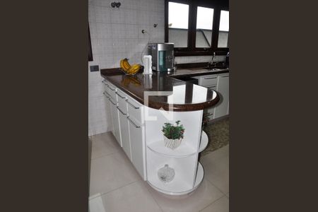 Casa à venda com 570m², 5 quartos e 6 vagasDetalhe - Cozinha