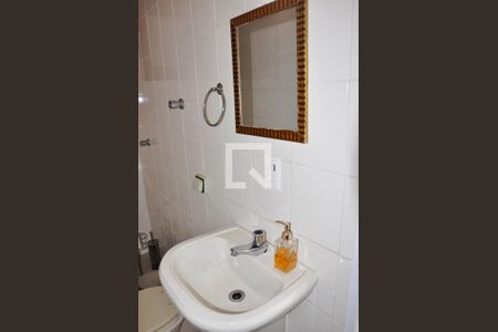 Casa à venda com 570m², 5 quartos e 6 vagasBanheiro na Área da Churrasqueira