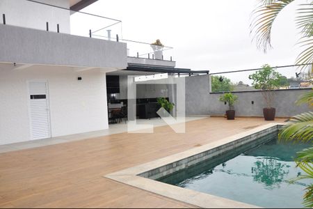 Casa à venda com 570m², 5 quartos e 6 vagasPiscina