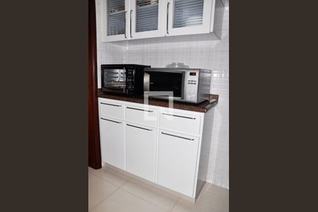 Casa à venda com 570m², 5 quartos e 6 vagasDetalhe - Cozinha