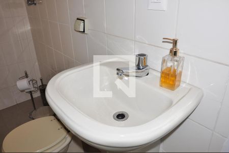 Casa à venda com 570m², 5 quartos e 6 vagasBanheiro na Área da Churrasqueira