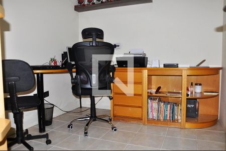 Casa à venda com 570m², 5 quartos e 6 vagasDetalhe - Escritório