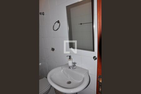 Casa à venda com 570m², 5 quartos e 6 vagasBanheiro na Área da Garagem