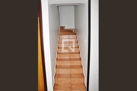 Casa à venda com 570m², 5 quartos e 6 vagasEscada Garagem