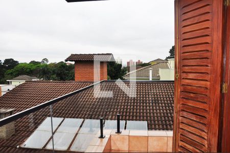 Casa à venda com 570m², 5 quartos e 6 vagasDetalhe - Varanda do Quarto 02 com Suíte