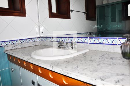 Casa à venda com 570m², 5 quartos e 6 vagasDetalhe - Suíte