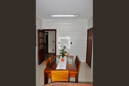 Casa à venda com 570m², 5 quartos e 6 vagasDetalhe - Cozinha