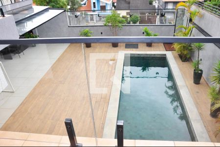 Casa à venda com 570m², 5 quartos e 6 vagasDetalhe - Varanda da Sala