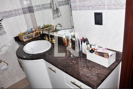 Casa à venda com 570m², 5 quartos e 6 vagasDetalhe - Suíte