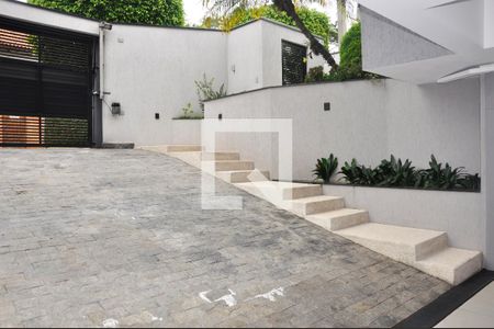 Casa à venda com 570m², 5 quartos e 6 vagasGaragem
