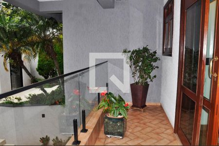 Casa à venda com 570m², 5 quartos e 6 vagasDetalhe - Varanda da Sala