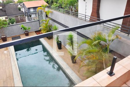 Casa à venda com 570m², 5 quartos e 6 vagasDetalhe - Varanda da Sala