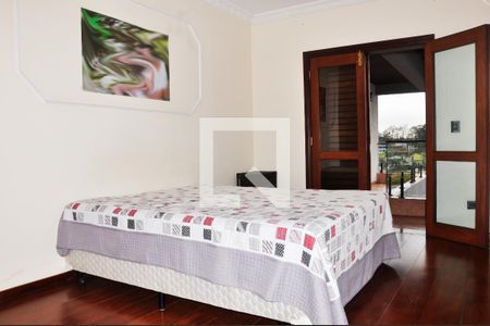 Casa à venda com 570m², 5 quartos e 6 vagasDetalhe - Quarto 03 com Suíte