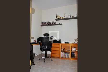 Casa à venda com 570m², 5 quartos e 6 vagasDetalhe - Escritório