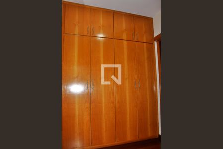 Casa à venda com 570m², 5 quartos e 6 vagasDetalhe - Closet