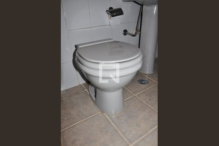 Casa à venda com 570m², 5 quartos e 6 vagasBanheiro na Área da Garagem