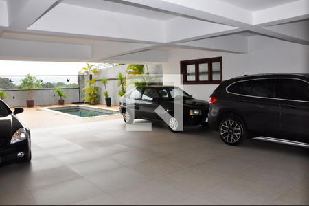 Casa à venda com 570m², 5 quartos e 6 vagasGaragem