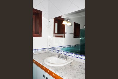 Casa à venda com 570m², 5 quartos e 6 vagasDetalhe - Suíte