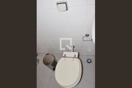 Casa à venda com 570m², 5 quartos e 6 vagasBanheiro na Área da Churrasqueira