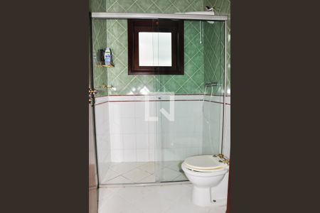 Casa à venda com 570m², 5 quartos e 6 vagasDetalhe - Suíte