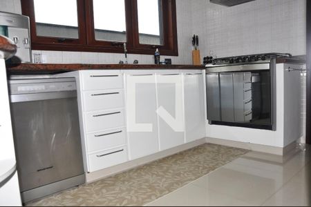 Casa à venda com 570m², 5 quartos e 6 vagasDetalhe - Cozinha