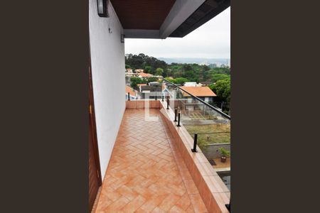 Casa à venda com 570m², 5 quartos e 6 vagasDetalhe - Varanda