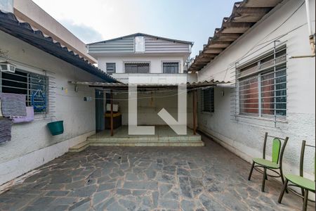 Casa à venda com 297m², 5 quartos e 1 vaga Casa à venda com 297m², 5 quartos e 1 vagaQuintal