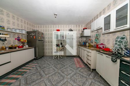 Casa à venda com 297m², 5 quartos e 1 vaga Casa à venda com 297m², 5 quartos e 1 vagaCozinha