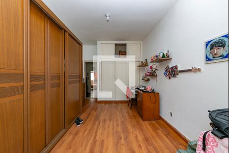 Casa à venda com 297m², 5 quartos e 1 vaga Casa à venda com 297m², 5 quartos e 1 vagaQuarto 3