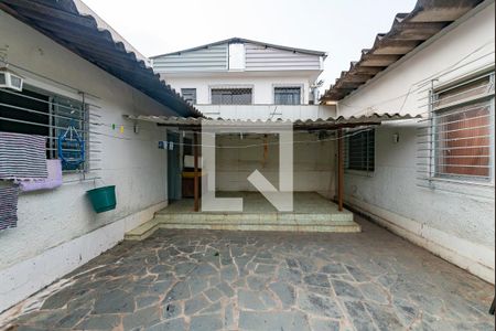 Casa à venda com 297m², 5 quartos e 1 vaga Casa à venda com 297m², 5 quartos e 1 vagaQuintal