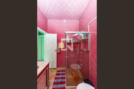 Casa à venda com 297m², 5 quartos e 1 vaga Casa à venda com 297m², 5 quartos e 1 vagaBanheiro da Suíte