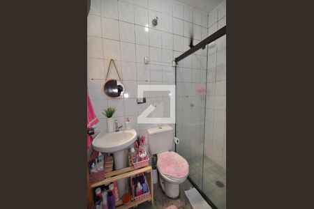 Casa à venda com 454m², 4 quartos e 2 vagasBanheiro da Suíte 2