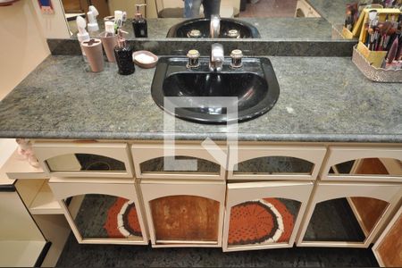 Casa à venda com 454m², 4 quartos e 2 vagasBanheiro da Suíte Master